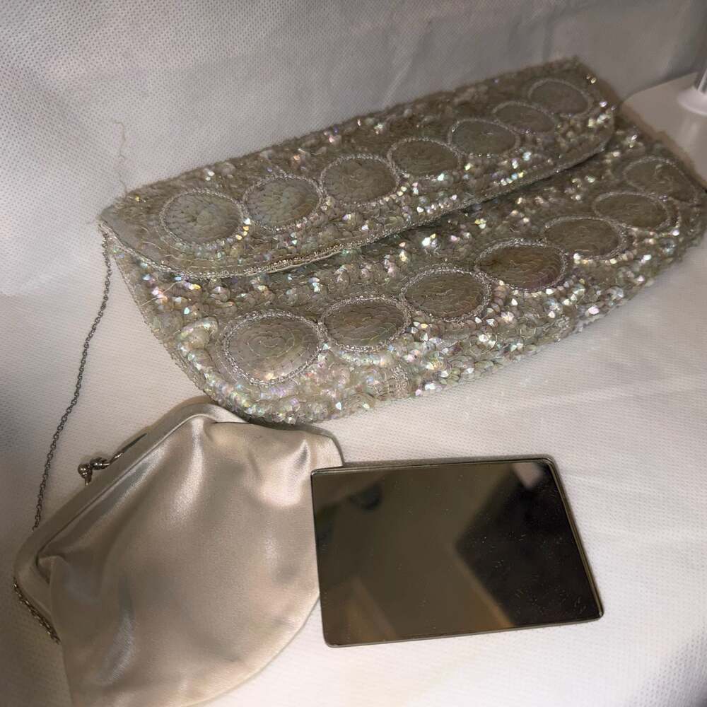 Vintage Silver Sequin and Bead Evening Clutch Bag with Chain Strap & Coin Purse - Picture 3 of 13